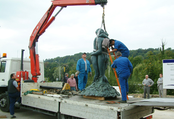 chargement de la statut Adam